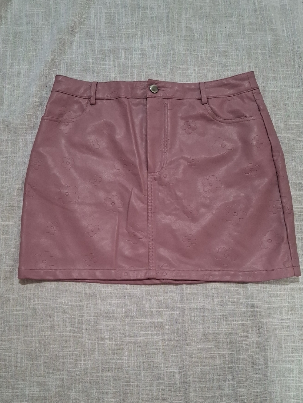 Le Lis Pink Faux Leather Floral-Embossed Mini Skirt Size L